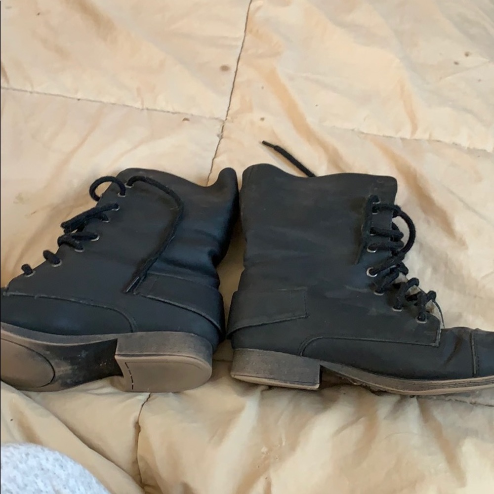 Woman’s boot - Picture 5 of 5